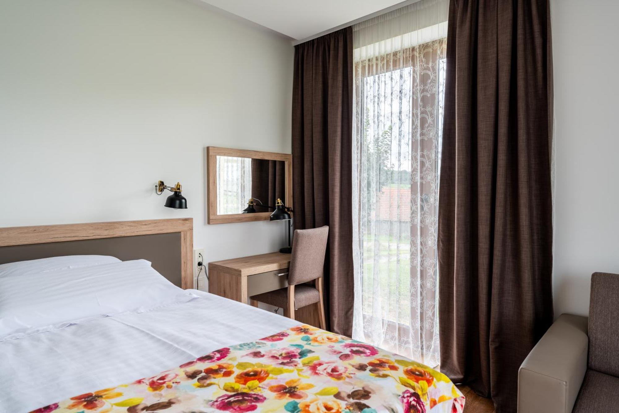 Bed&Breakfast Vinarija Coner Bjelovar Exterior photo